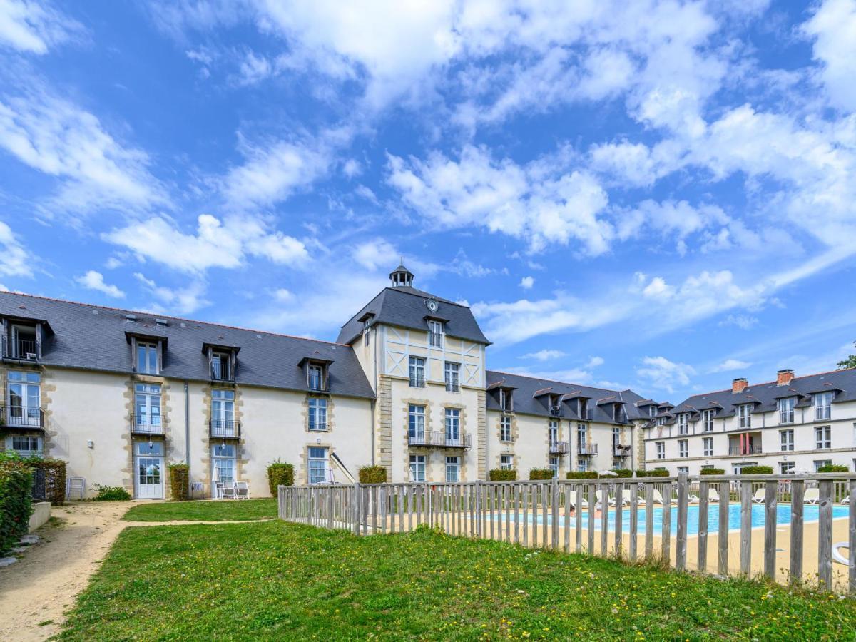 Apartment Chateau De Kergonano-10 By Interhome Баден Екстериор снимка